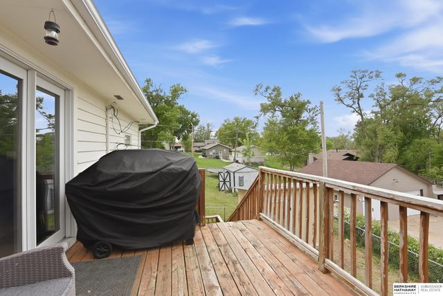 6102 Bancroft Street, Omaha, NE 68106