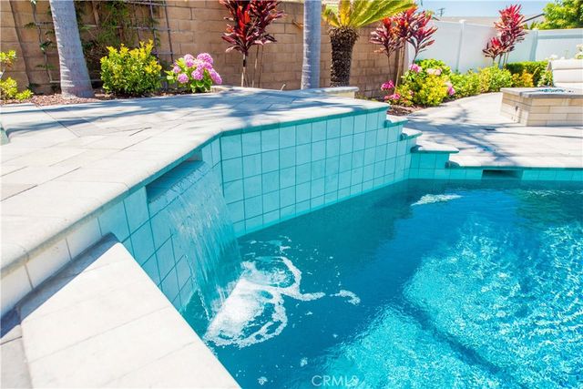 270 S Riverwood, Anaheim Hills, CA 92807