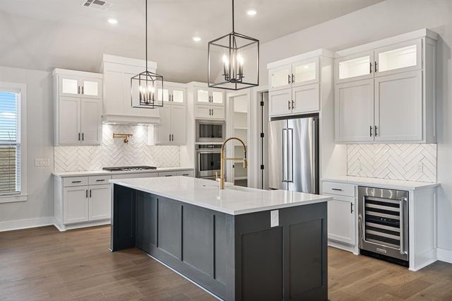 2288 Summit Circle, Blanchard, OK 73010