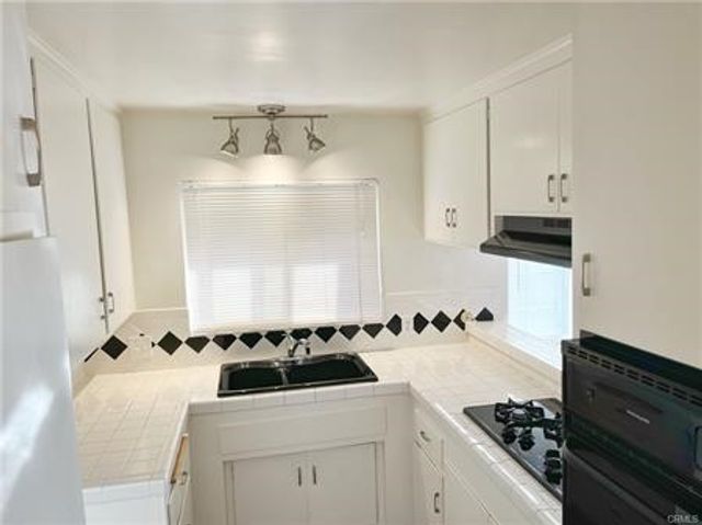 21006 Henrietta D, Torrance, CA 90503