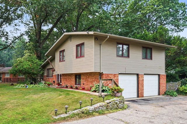 53175 Osage Drive, South Bend, IN 46637