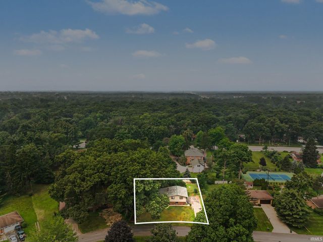 53175 Osage Drive, South Bend, IN 46637