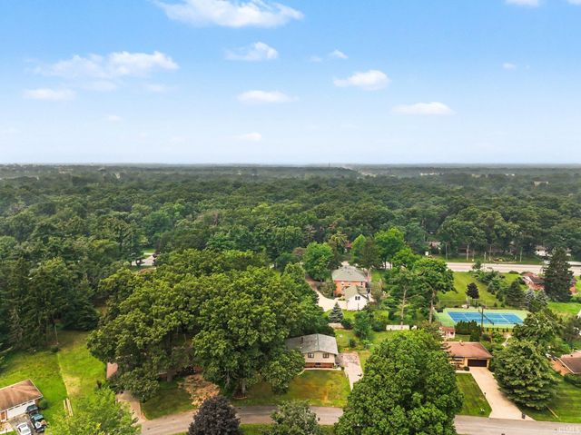 53175 Osage Drive, South Bend, IN 46637