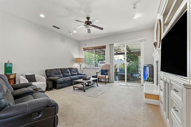 6817 Vilamoura Way, Elk Grove, CA 95757