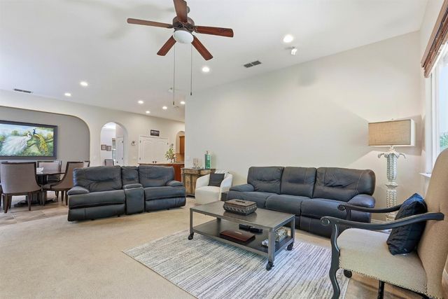 6817 Vilamoura Way, Elk Grove, CA 95757