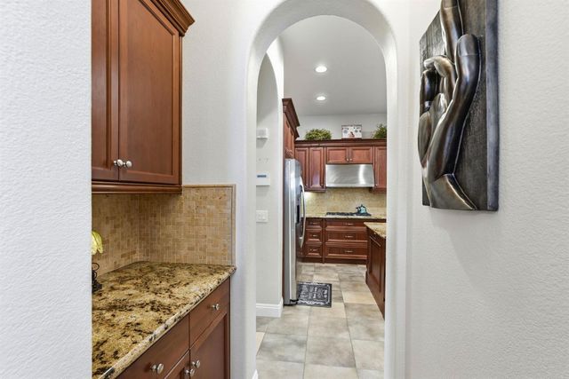 6817 Vilamoura Way, Elk Grove, CA 95757