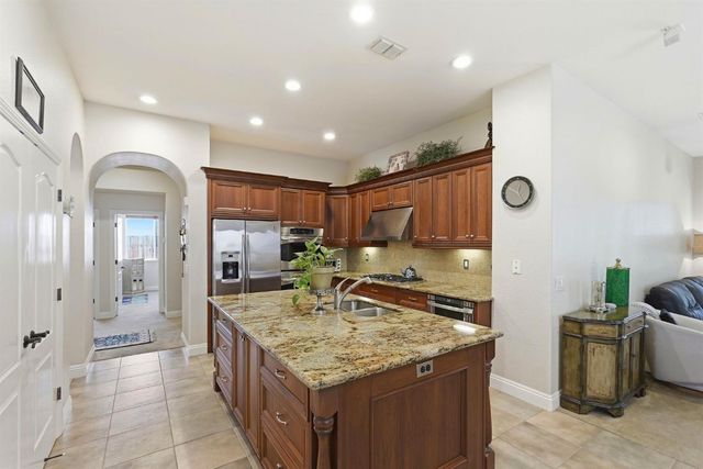 6817 Vilamoura Way, Elk Grove, CA 95757