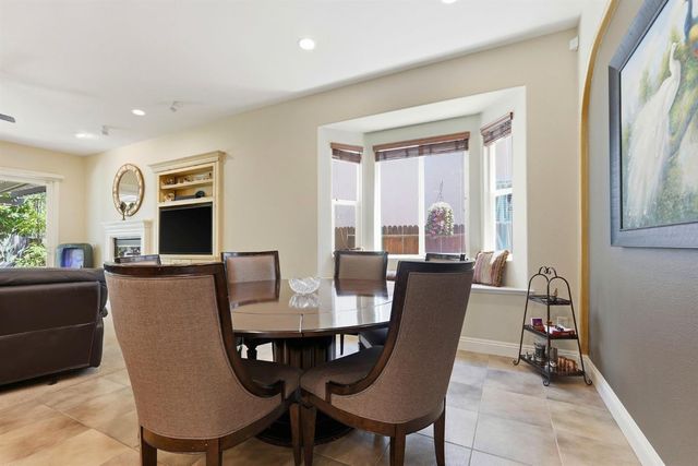 6817 Vilamoura Way, Elk Grove, CA 95757