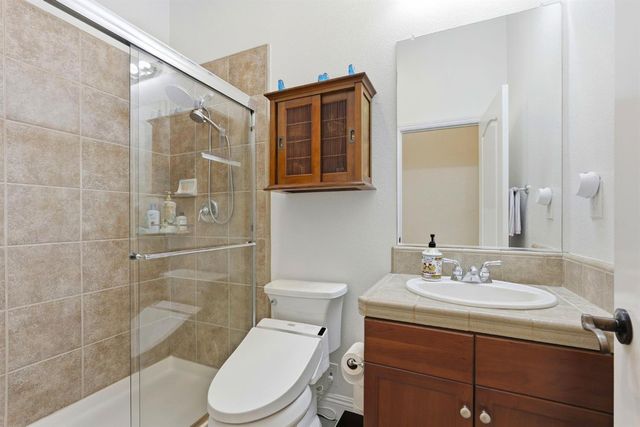 6817 Vilamoura Way, Elk Grove, CA 95757