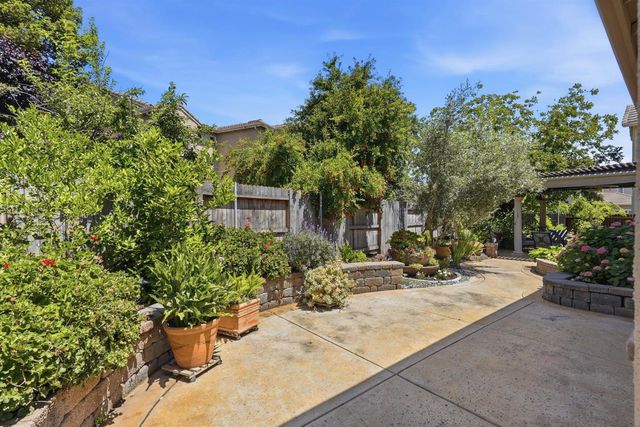 6817 Vilamoura Way, Elk Grove, CA 95757