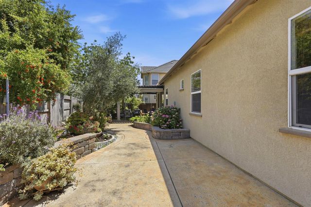 6817 Vilamoura Way, Elk Grove, CA 95757