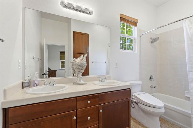 6817 Vilamoura Way, Elk Grove, CA 95757