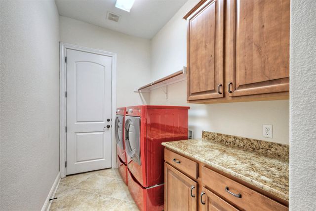 4725 Mont Blanc DR, Bee Cave, TX 78738