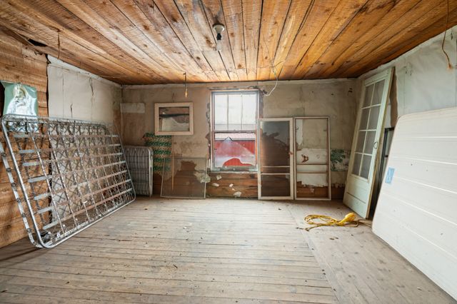 1496 S Bunker Hill Rd, Sparta, TN 38583