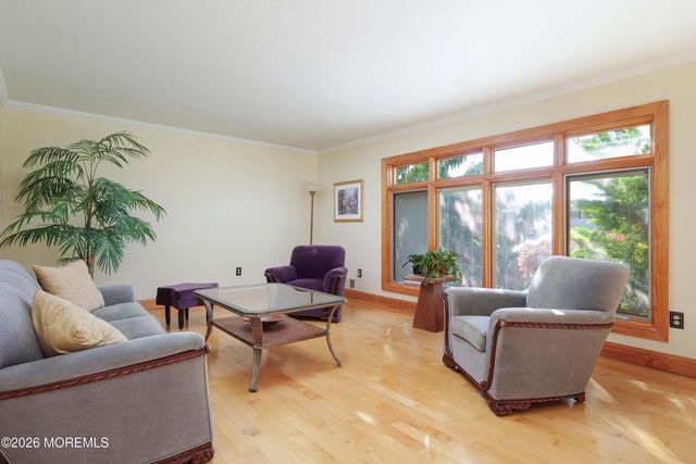 30 Terence Drive, Manalapan, NJ 07726