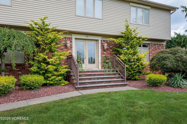 30 Terence Drive, Manalapan, NJ 07726