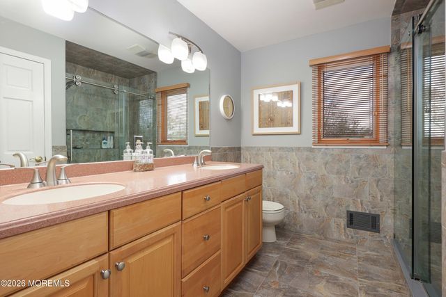 30 Terence Drive, Manalapan, NJ 07726