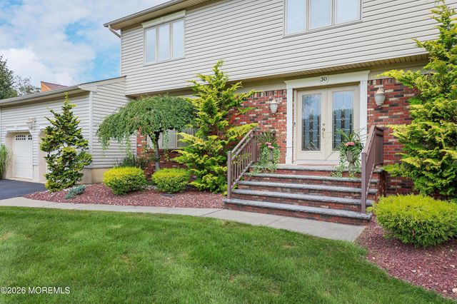 30 Terence Drive, Manalapan, NJ 07726