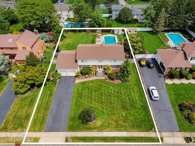 30 Terence Drive, Manalapan, NJ 07726