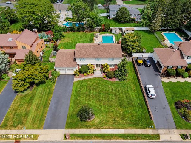 30 Terence Drive, Manalapan, NJ 07726