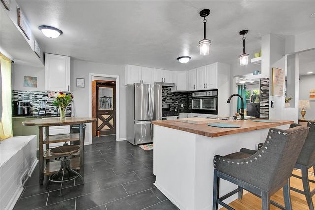 1708 Montague Road, Rockford, IL 61102