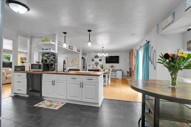 1708 Montague Road, Rockford, IL 61102