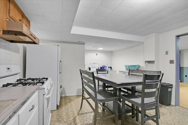 1708 Montague Road, Rockford, IL 61102