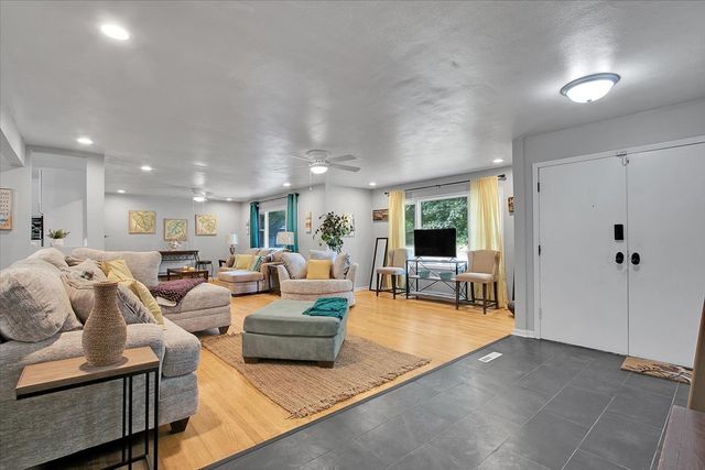 1708 Montague Road, Rockford, IL 61102