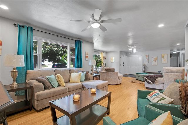 1708 Montague Road, Rockford, IL 61102