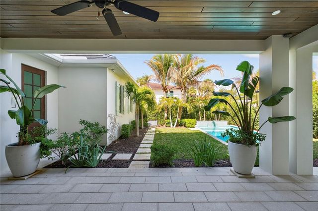 765 Azalea Lane, Vero Beach, FL 32963