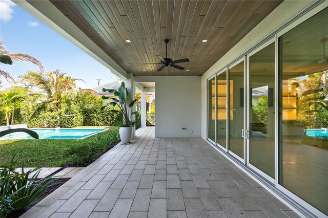 765 Azalea Lane, Vero Beach, FL 32963