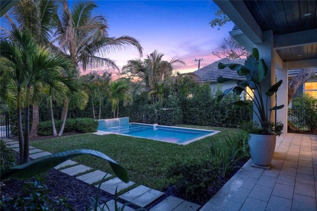 765 Azalea Lane, Vero Beach, FL 32963