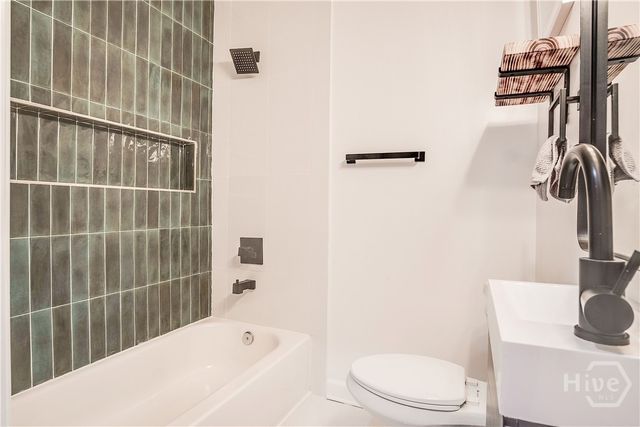 9 Oleander Avenue, Savannah, GA 31401