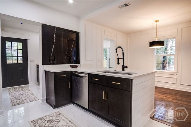 9 Oleander Avenue, Savannah, GA 31401