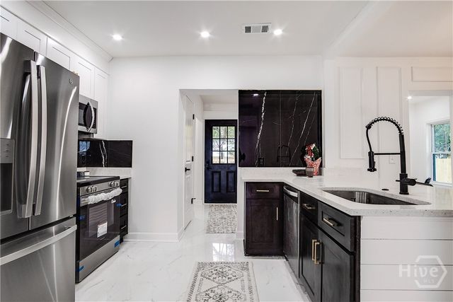 9 Oleander Avenue, Savannah, GA 31401