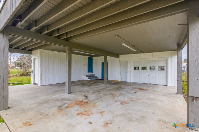 115 W Adams Street, Port O'connor, TX 77982