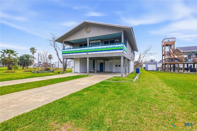 115 W Adams Street, Port O'connor, TX 77982