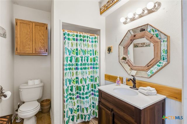 115 W Adams Street, Port O'connor, TX 77982