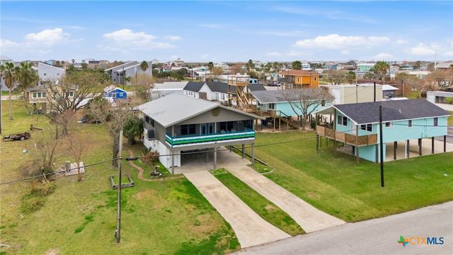 115 W Adams Street, Port O'connor, TX 77982