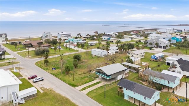 115 W Adams Street, Port O'connor, TX 77982
