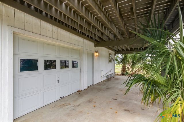 115 W Adams Street, Port O'connor, TX 77982