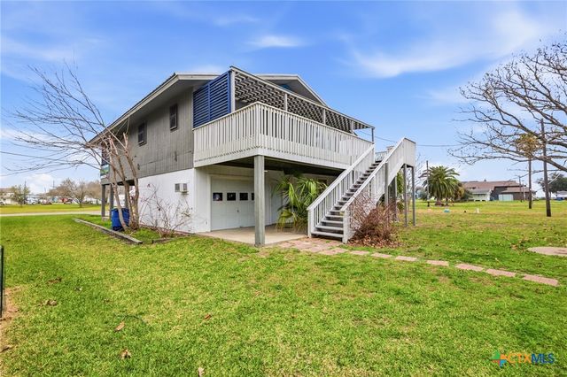 115 W Adams Street, Port O'connor, TX 77982