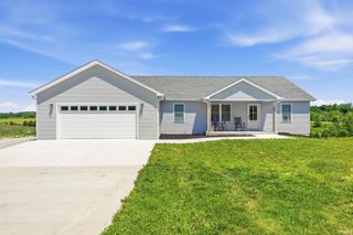 106 Creekside Drive, Heltonville, IN 47436