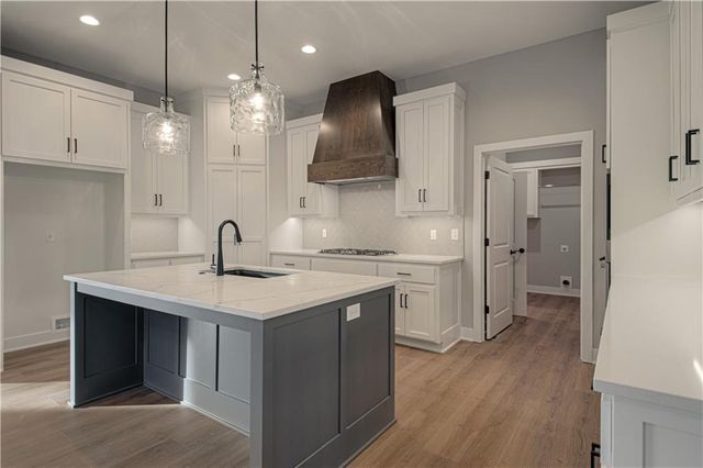 4624 SW Robinson Drive, Lee's Summit, MO 64083