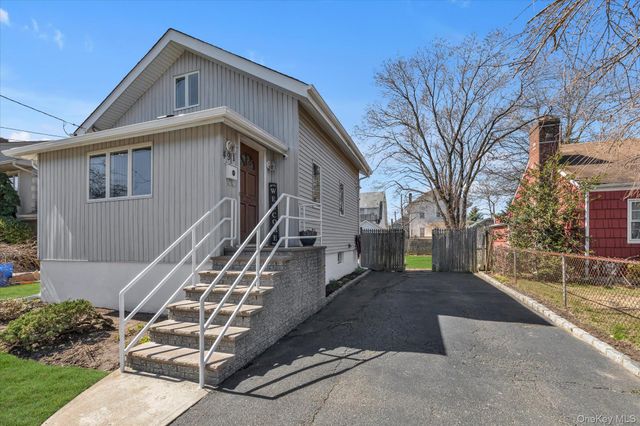 491 Oakland Avenue, Cedarhurst, NY 11516