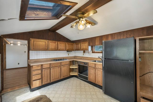 13 Elm Street, Epping, NH 03042