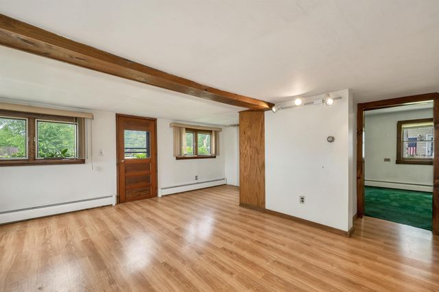 13 Elm Street, Epping, NH 03042