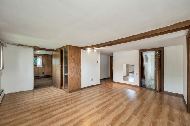13 Elm Street, Epping, NH 03042