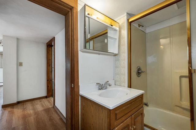 13 Elm Street, Epping, NH 03042
