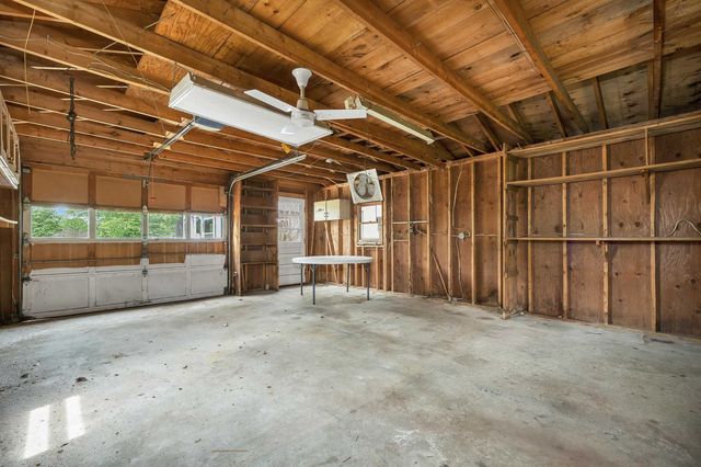 13 Elm Street, Epping, NH 03042